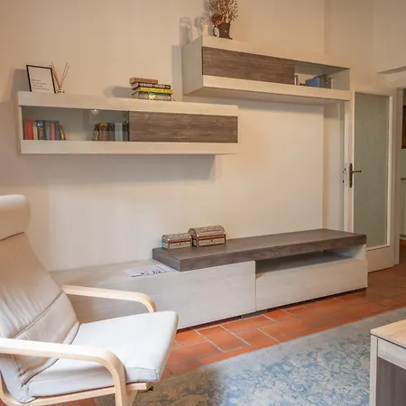 Classic Florentine Flat With Garden Φλωρεντία