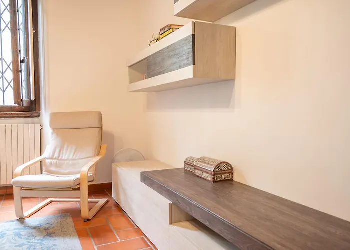 Classic Florentine Flat With Garden Holiday home *