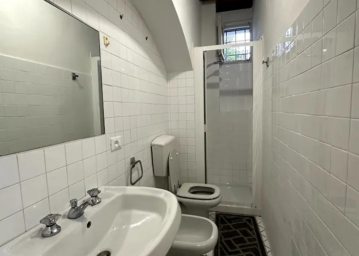 Classic Florentine Flat With Garden